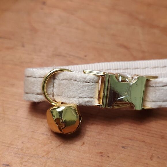 Beige Velvet Adjustable Cat Collar with Gold Bell Breakaway Closure NWOT - Picture 2 of 5
